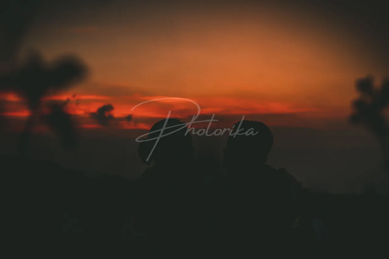 couple-enjoying-good-time-evening-sunset