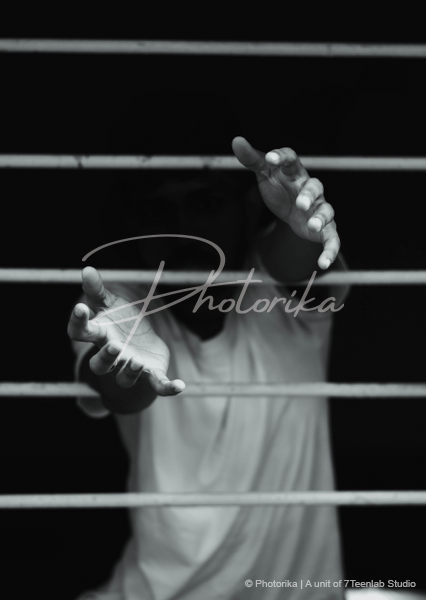 man-dark-room-shadow-hands