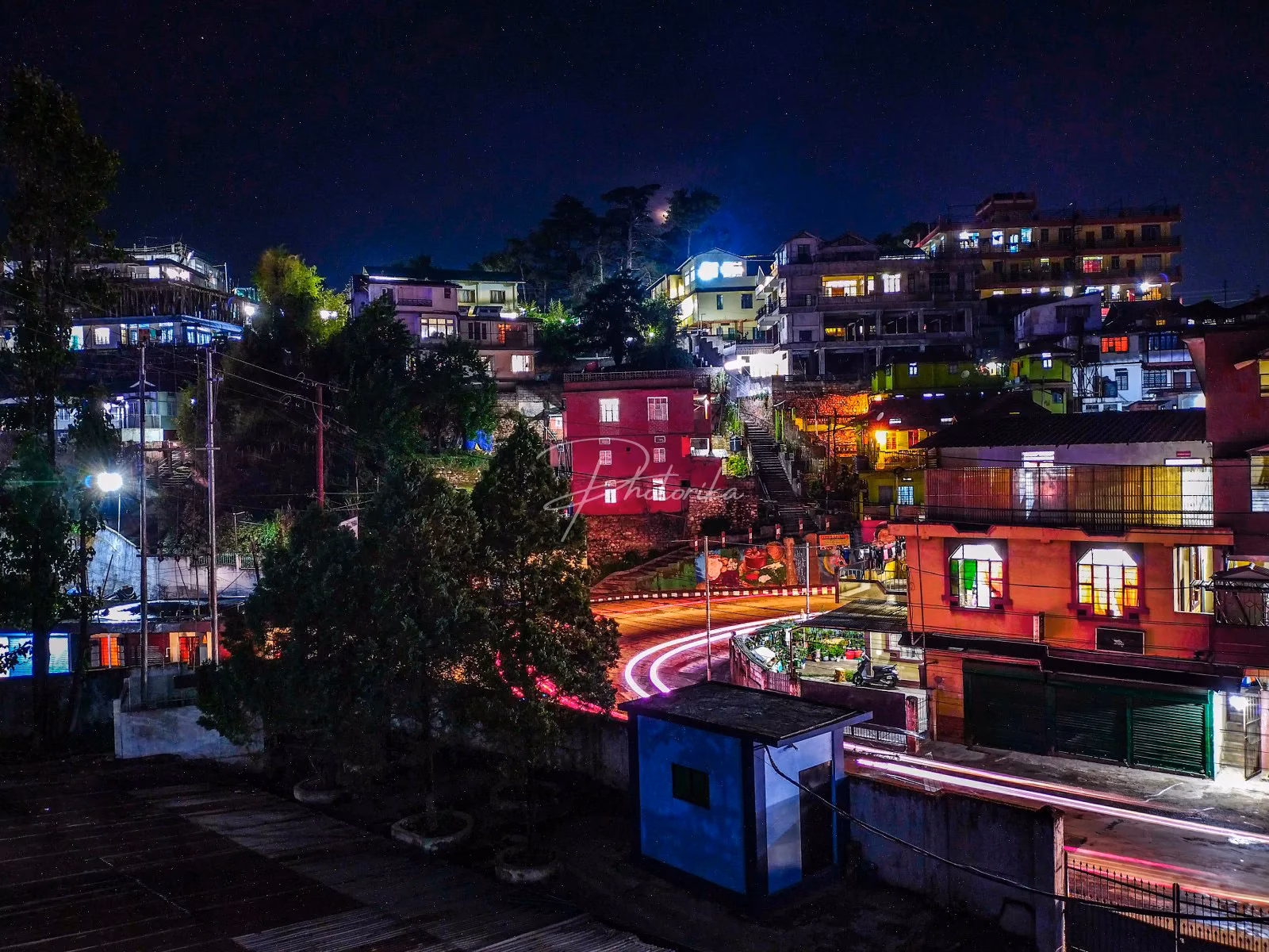 city-lights-night-long-exposure-shot-urban-photography
